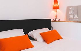 Welcome To Alcantara Apartment